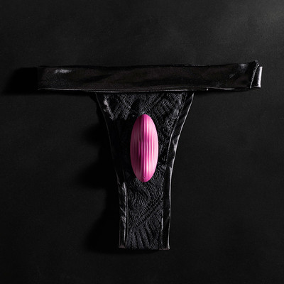 Vibrador de Clitóris Recarregável com 11 Modos de Vibração e Calcinha - Svakom Edeny |  9 x 3 cm