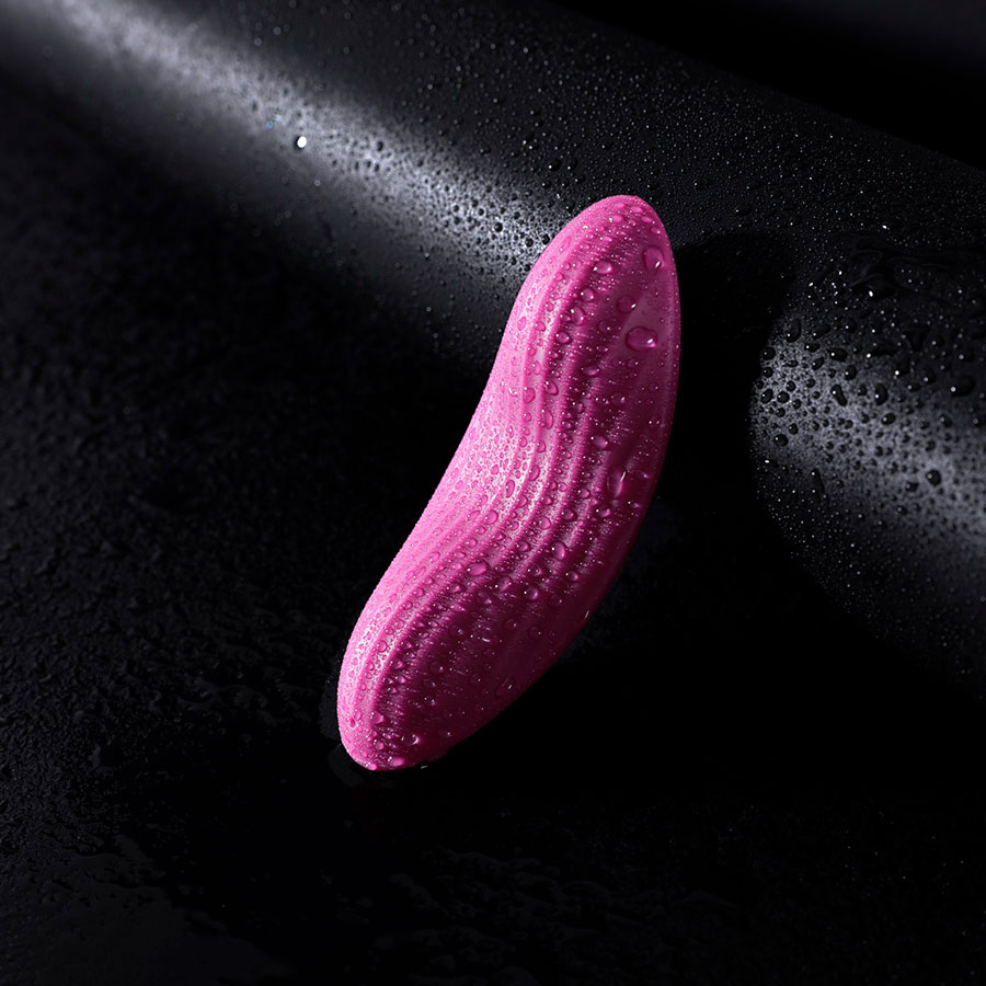 Vibrador de Clitóris Recarregável com 11 Modos de Vibração e Calcinha - Svakom Edeny |  9 x 3 cm - 6