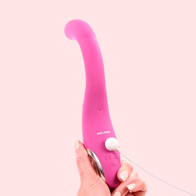 Foto 4 do produto Vibrador Duplo com 7 Modos de Batidinhas e 5 Tipos de Sucção, Recarregável e Resistente À Água - Evolved Strike A Pose