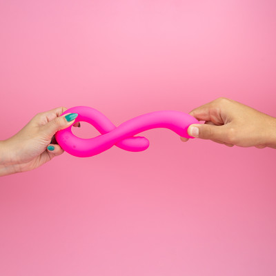 Foto 6 do produto Vibrador Duplo Flexível em Silicone com 10 Modos de Vibrações, 2 Motores e Recarregável - Intt Toys Vibra Collors Medusa | 10 x 3,5 cm