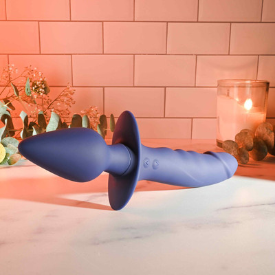 Foto 5 do produto Vibrador Duplo com Penetrador e Plug Anal, 10 Modos de Vibração, Controle Remoto e Recarregável - Gender X Dual Defender | 12,5 x 3,4 cm