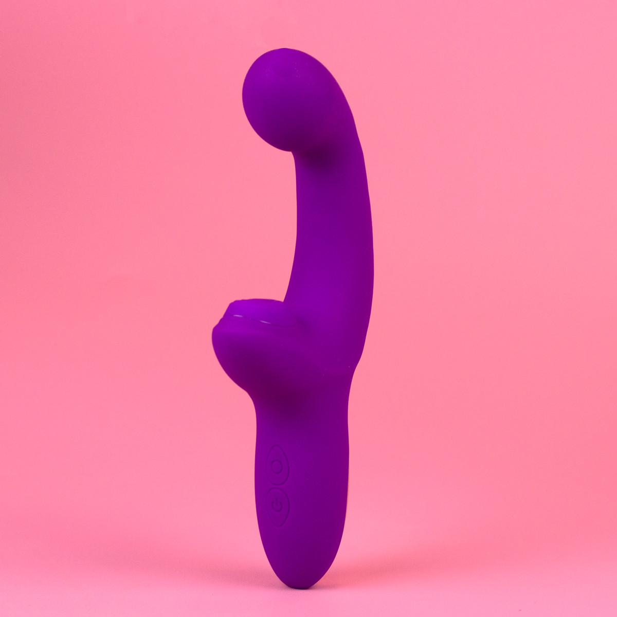 Vibrador Duplo em Silicone com 10 Modos de Vibração com Dedilhar, 10 Modos de Pulsação e Carregamento via Cabo USB Magnético - Exclusiva Bertha | 18,5 x 4 cm | Cor: Roxo - 2