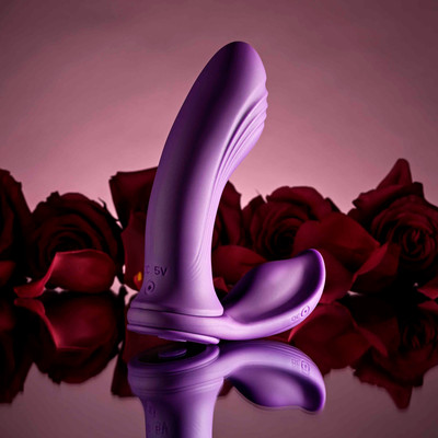 Foto 3 do produto Vibrador Duplo em Silicone com Design Versátil, 10 Modos de Vibração, Recarregável e Resistente à Água - Evolved Playboy Mix & Match | 10 x 3,4 cm