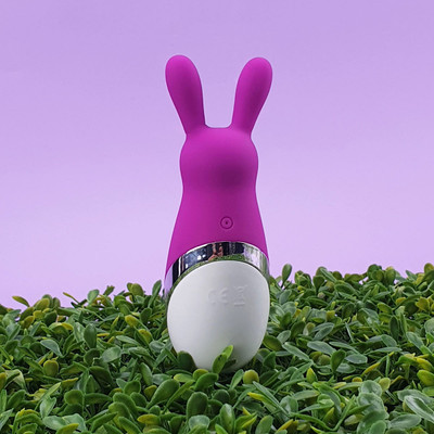 Foto 3 do produto Vibrador Estimulador de Clitóris em Formato de Coelho com 10 Modo de Vibração - SI Sexy Import | 3 x 1,2 cm | 2 Cores