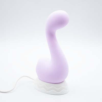 Foto 4 do produto Vibrador e Estimulador de Clitóris com Simulador de Sexo Oral, 7 Modos de Vibração e Recarregável por Base Magnética - Intt Toys My Sweet Dino | Disponível em 2 Cores