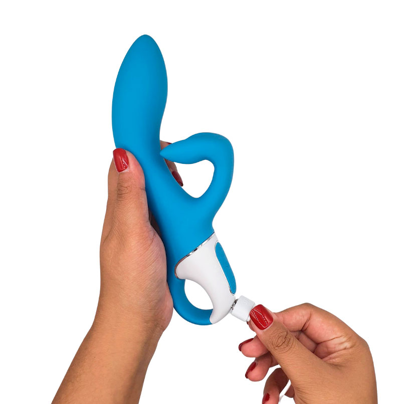 Vibrador Estimulador de Clitóris e Ponto G com Motor Duplo, 12 Modos de Vibrações Potentes e Á Prova D'água - Satisfyer Embrace Me | Disponível em 2 Cores - 9