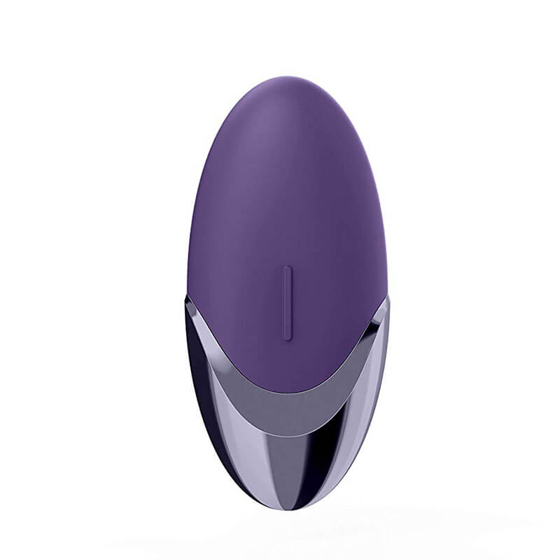 Vibrador Estimulador de Clítoris Recarregável Feito em Silicone, com Formato Oval e 15 Modos de Vibração - Satisfyer Layon 1 Purple Pleasure | 9,5 cm - 3
