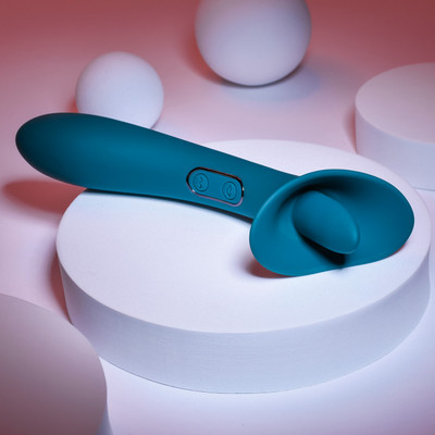 Foto 2 do produto Vibrador Estimulador de Ponto G e Clítoris com 9 Modos de Vibração, Língua com 9 Movimentos e Recarregável - Evolved Playboy Pleasure True Indulgence