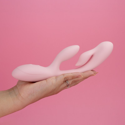Vibrador Estimulador do Ponto G e Clítoris com Bateria Recarregável e 10 Modos de Vibração - Exclusiva Tanith | 12,5 x 4 cm