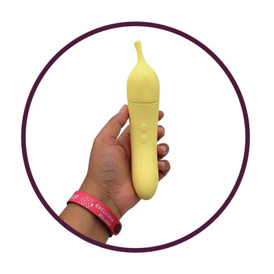 Foto 4 do produto Vibrador Estimulador de Ponto G e Clítoris em Formato de Banana com 7 Modos de Vibração e 7 Modos de Sucção - Dibe Abby Banana | 18 x 3,9 cm