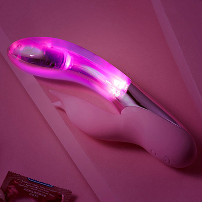 Foto 4 do produto Vibrador Estimulador de Ponto G e Clitóris Em Formato Rabbit com 10 Modos de Vibração, Luz Led e Resistente à Água - Dream Lover Luminous  | 19 x 3,5 cm