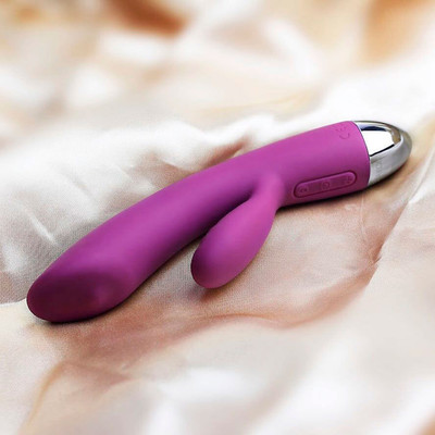 Foto 6 do produto Vibrador Estimulador de Ponto G e Clítoris Recarregável com 5 Intensidades de Vibração e 2 Velocidades - Svakom Trysta | 9,2 x 2,8 cm | Disponível em 2 Cores