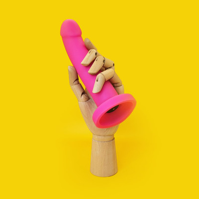 Foto 7 do produto Vibrador Estimulador de Ponto G e Clitóris com Ventosa na Base, 7 Modos de Vibração e Controle Remoto sem Fio - Topo Toys Dildo Remoto Strap On | 17 x 3,2 cm