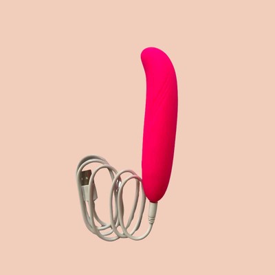 Foto 3 do produto Vibrador Estimulador de Ponto G em Silicone Aveludado com Formato Golfinho, 10 Modos de Vibração, Resistência à Água e Carregamento via USB | 12,5 x 2,5 cm