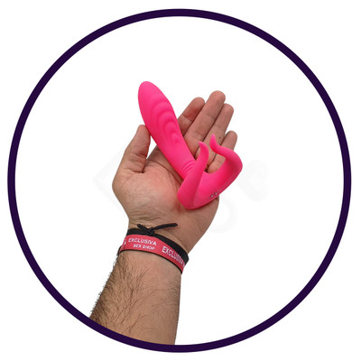 Foto 8 do produto Vibrador Estimulador de Ponto G e Clitóris com Encaixe para o Pênis, Texturas Massageadoras, Dupla Vibração e Controle Remoto Sem Fio - Luxure | 11,5 x 3,1 cm