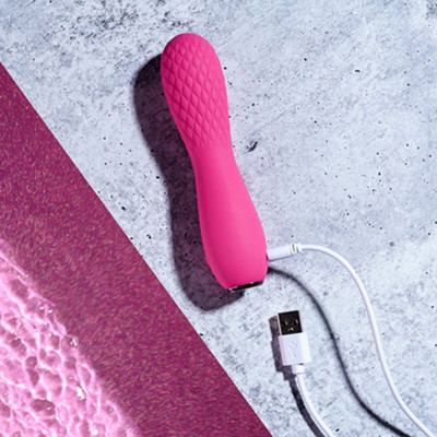 Foto 3 do produto Vibrador e Estimulador de Clitóris em Silicone com 10 Tipos de Vibração e Carregamento via USB - Selopa Razzle Dazzle | 11 x 3,2 cm