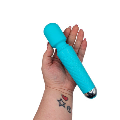 Foto 6 do produto Vibrador Massageador Estilo Varinha Mágica com 10 Modos de Vibração, 8 Níveis de intensidade, Recarregável por Cabo USB - SI | 20 x 4,1 cm | Disponível em 3 Cores