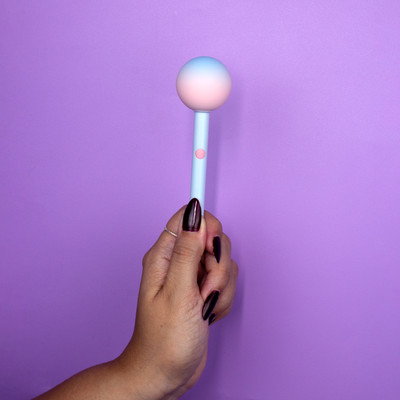 Vibrador Massageador com Formato de Pirulito, 10 Modos de Vibração, Recarregável e Máscara para Dormir - Kistoy Lala Pop
