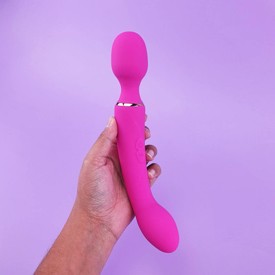 Foto 5 do produto Vibrador Massageador de Ponto e Clitóris com Motor Duplo, 7 Modos de Vibração e Carregamento via Cabo USB Magnético - Dibe Sex Massager | 25 x 3,5 cm