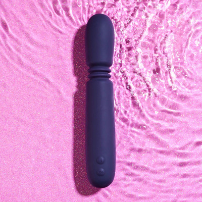 Foto 3 do produto Vibrador Personal Recarregável em Silicone com 2 Motores, 10 Modos de Vibração e 3 Velocidades de Movimento Vai e Vem - Evolved Handy Thruster | 15,5 x 3,5 cm