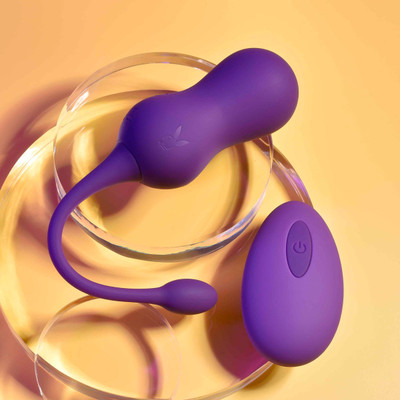 Foto 2 do produto Vibrador para Pompoar Recarregável, em Silicone com 10 Modos de Vibrações e Controle Remoto Sem Fio - Evolved PlayBoy Pleasure Double Time | 6,8 x 3,3 cm