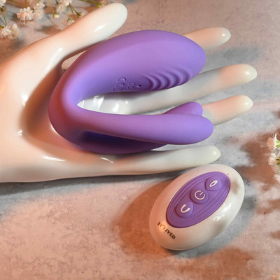 Vibrador de Ponto G Bifurcado e Estimulador de Clitóris em Silicone com 10 Modos de Vibração, 3 Motores e Controle Remoto Sem Fio -  Evolved Petite Tickler | 8 x 3 cm