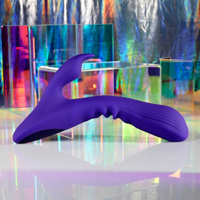 Foto 4 do produto Vibrador de Ponto G e Clitóris Articulado em Silicone com Texturas Anelares, 7 Modos de Vibração e Carregamento via Cabo USB - Selopa Poseable Bunny | 13,7 x x 3,4 cm