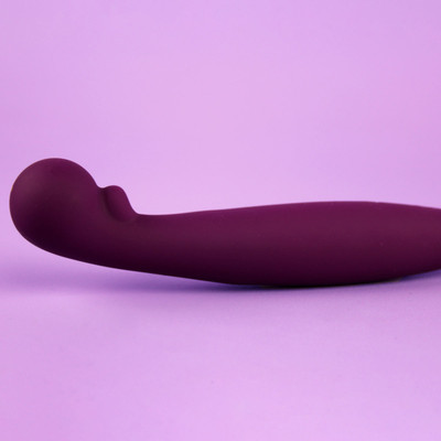 Foto 5 do produto Vibrador de Ponto G e Clitóris em Forma de Pena, Feito em Silicone com 9 Modos de Vibração, 2 Motores e Carregamento via Cabo USB - S-Hande Whisper | Disponível em 2 Cores