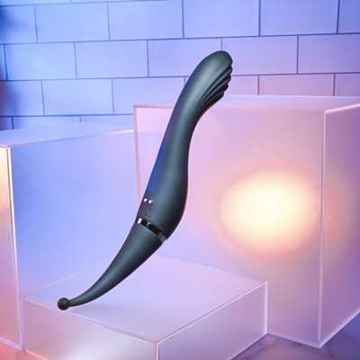 Foto 2 do produto Vibrador de Ponto G e Clitóris com Motor Duplo, 10 Modos de Vibração e Carregamento Via Cabo USB - Evolved Tantalizing Teaser | 13 x 3,5 cm