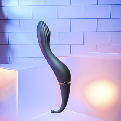 Foto 3 do produto Vibrador de Ponto G e Clitóris com Motor Duplo, 10 Modos de Vibração e Carregamento Via Cabo USB - Evolved Tantalizing Teaser | 13 x 3,5 cm