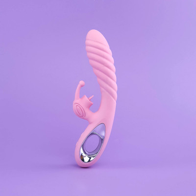 Foto 1 do produto Vibrador de Ponto G e Clitóris em Silicone com 36 Modos de Vibração e Carregamento via Cabo USB Magnético - Vicky PowerFul Vibration | 12,5 x 3,4 cm