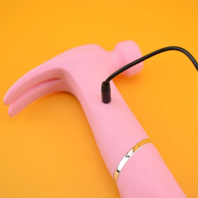 Foto 5 do produto Vibrador de Ponto G e Clitóris em Silicone no Formato de Martelo com Motor Duplo, 10 Modos de Vibração e 3 Níveis de Intensidade - Sweet Hammer | Disponível em 4 Cores