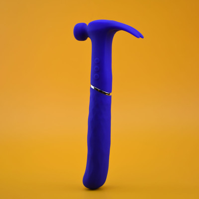 Foto 6 do produto Vibrador de Ponto G e Clitóris em Silicone no Formato de Martelo com Motor Duplo, 10 Modos de Vibração e 3 Níveis de Intensidade - Sweet Hammer | Disponível em 4 Cores