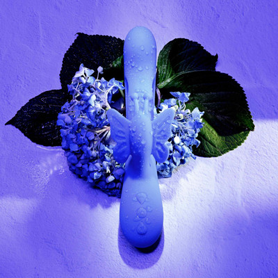 Foto 6 do produto Vibrador de Ponto G e Clitóris em Silicone, Motor Duplo com 10 Modos de Vibrações e Recarregável - Evolved Butterfly Dreams | 14,5 x 3,2 cm