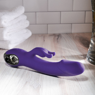 Foto 4 do produto Vibrador de Ponto G e Estimulador Clitoriano 10 Modos de Vibração, Resistente à Água e Recarregável - Evolved Bunny Buddy | 12 x 3,7 cm