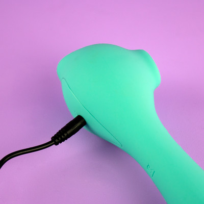 Foto 2 do produto Vibrador de Ponto G e Estimulador de Clitóris com 10 Vibrações, 10 Níveis de Pulsação e Recarregável - Winyi Ellie | 11,5 x 3,7 cm