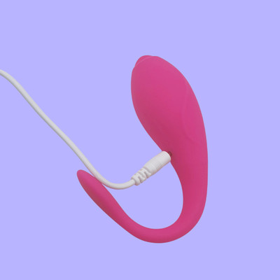 Foto 5 do produto Vibrador de Ponto G e Estimulador de Clitóris com Ponta Achatada com 9 Vibrações, Controle Via Aplicativo e Carregamento USB - Good Vibe Toys | 9,5 x 3,5 cm