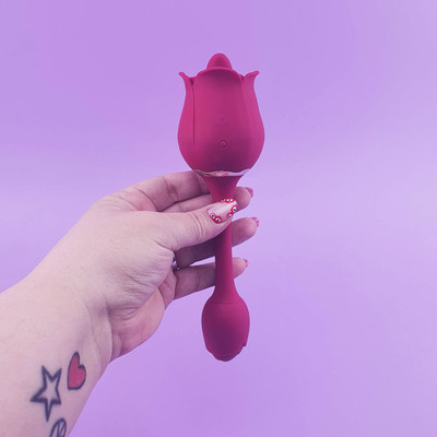 Foto 2 do produto Vibrador de Ponto G em Formato de Rosa com Estimulador de Língua, 9 Modos de Vibração e Recarregável - S-Hande Rose Pro 5 | Disponível em 2 Cores