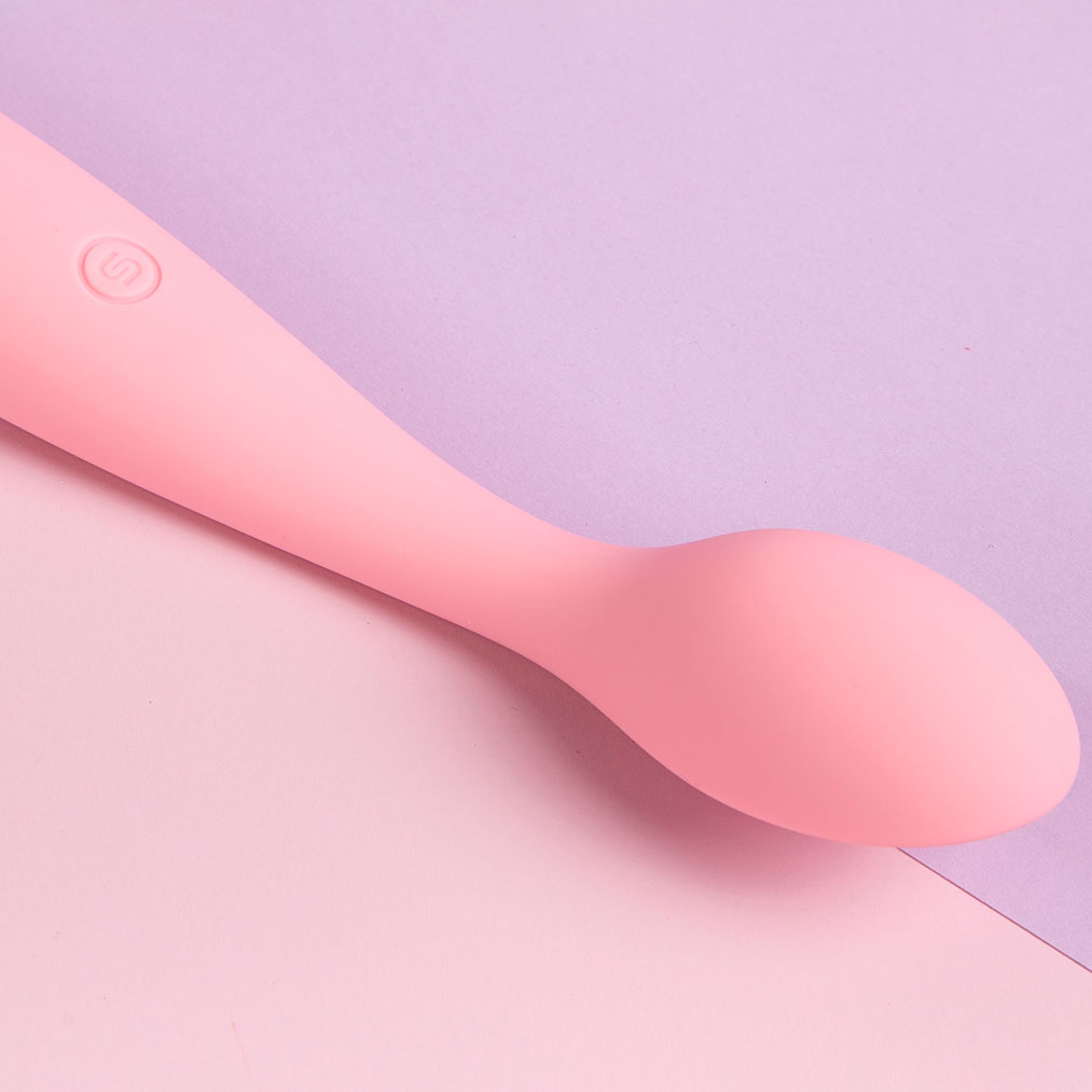 Vibrador Ponto G Recarregável com Ponta Achatada Estimuladora e 5 Modos de Vibração - Svakom Keri | 17,2 x 2,2 cm | Disponível em 2 Cores - 2