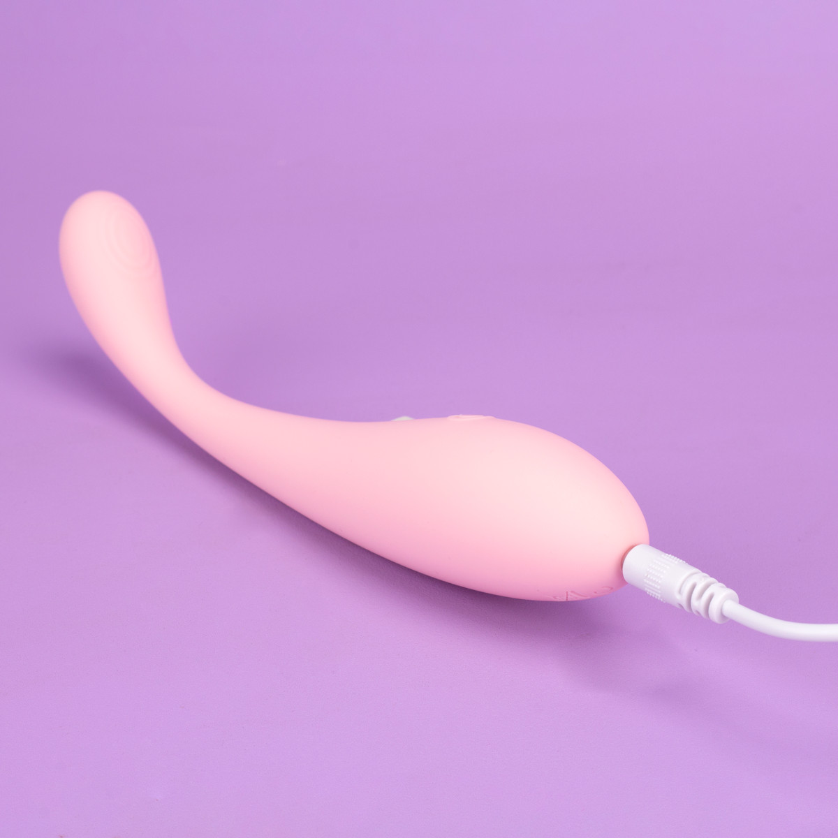 Vibrador de Ponto G em Silicone com 10 Modos de Vibração Potentes e Recarregável - Exclusiva Nerissa | 12 x 2,1 cm - 3