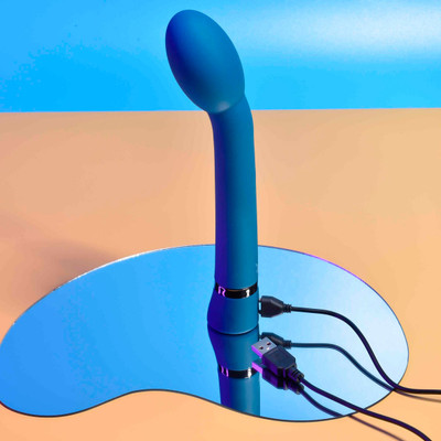 Foto 5 do produto Vibrador de Ponto G em Silicone com 10 Modos de Vibrações e Recarregável via Cabo USB - Evolved Playboy Pleasure On The spot | 19 x 3,8 cm
