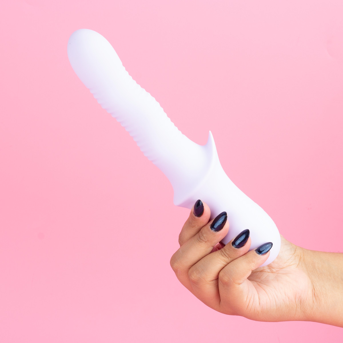 Vibrador de Ponto G em Silicone Macio com 10 Modos de Vibração, Função Vai e Vem e Recarregável - Exclusiva NuviaWave - 6