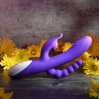 Foto 2 do produto Vibrador Rabbit com 3 Funções, 8 Modos de Vibração, Resistente à Água e Recarregável - Evolved Lick Me Triple Stim Vibe | 12 x 3,7 cm