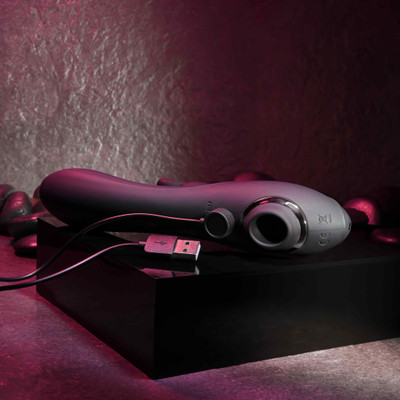 Foto 4 do produto Vibrador Rabbit Com 3 Motores, Sugador, 10 Modos de Vibração e Carregamento via Cabo USB - Evolved Hole | 11 x 3,5 cm