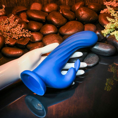 Vibrador Rabbit com 7 Modos de Vibração, Função de Rotação, Base em Ventosa e Controle Remoto - Evolved Remote Rotating Rabbit | 14 x 3,7 cm