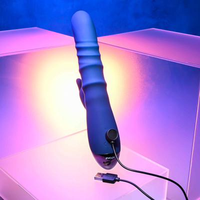 Foto 4 do produto Vibrador Rabbit com Anéis Massageadores em 3 Níveis, 10 Modos de Vibração e Carregamento via Cabo USB - Evolved Novelties The Ringer | 13,5 x 3,7 cm