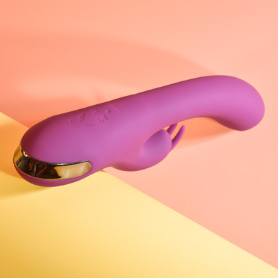 Foto 3 do produto Vibrador Rabbit com Batidinhas em 3 Níveis, 10 Modos de Vibração e Carregamento via Cabo USB - Evolved Playboy Pleasure Thumper | 12 x 3,4 cm