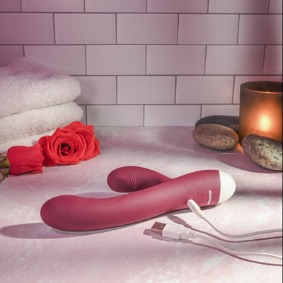 Foto 2 do produto Vibrador Rabbit Estimulador de Ponto G e Clitóris com 7 Modos de Pulsação Duplo - Evolved Double Tap | 12,8 x 3,4 cm