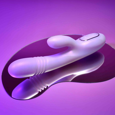 Foto 2 do produto Vibrador Rabbit Recarregável com 10 Vibrações, Movimentos de Vai e Vem e Função Aquecimento - Evolved Playboy Pleasure Bumping Bunny | 13,8 x 3,7 cm