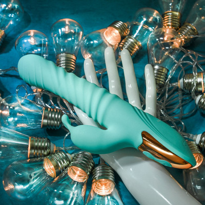 Foto 4 do produto Vibrador Rabbit Recarregável com 7 Modos de Vibração, Função Aquecimento e Movimento de Vai e Vem - Adam e Eve Heat Me Up Warming Rabbit Thruster | 14 x 3,4 cm